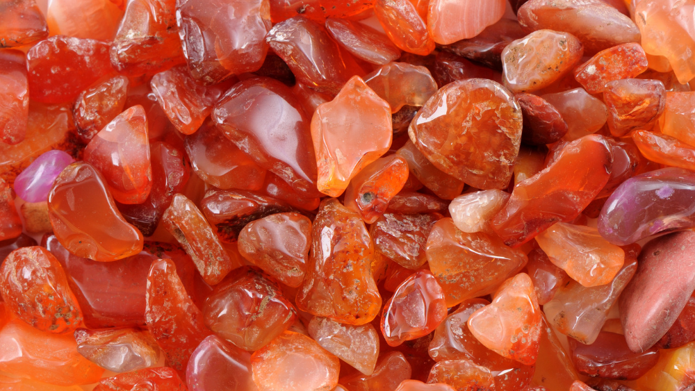 image of carnelian, blog post about the meaning, healing properties and benefits of carnelian