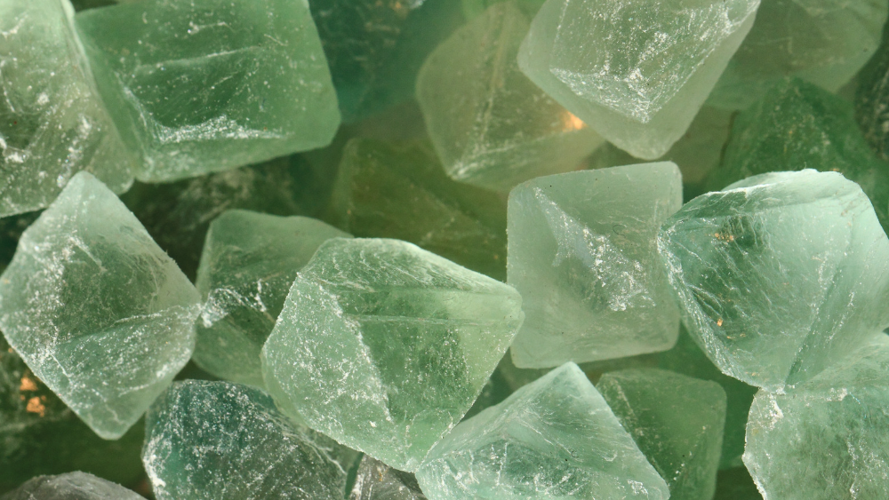 Green Fluorite: Exploring its Meaning, Benefits, Healing Properties, and Uses