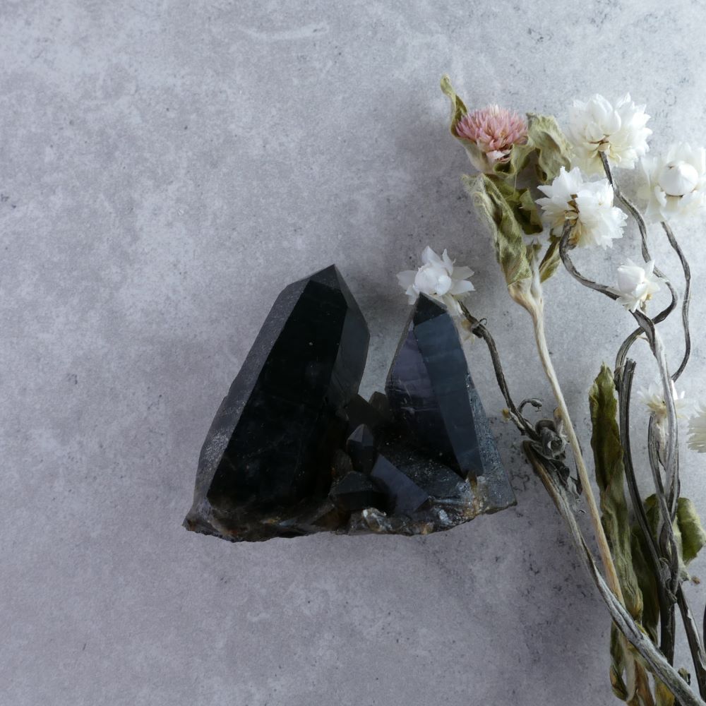 Dumi's Crystals Black Quartz Cluster (58g) - Profound Energy & Beauty! Intricate & commanding form (4.8cm x 5.5cm x 3.2cm) with enhanced properties. A remarkable crystal for healing & collections