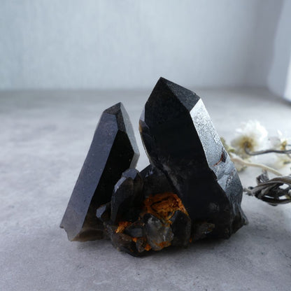 Must-Have Black Quartz! Dumi's Crystals Cluster (58g). Unique dimensions (4.8cm x 5.5cm x 3.2cm) & intensified properties. Captivating beauty for crystal enthusiasts.