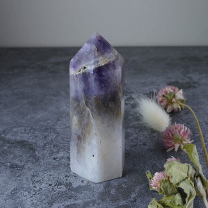 Unleash Transformation (Amethyst, Smoky Quartz, White Quartz)! Dumi's Crystals Tower (100g). Enhances focus, clarity & grounding. Each unique piece captivates.