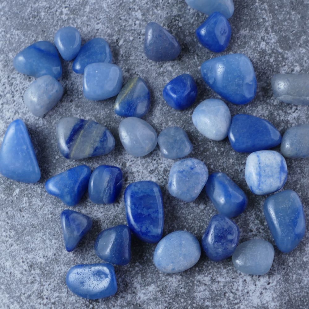 Calming blue Blue Aventurine chips for peace & clarity (1-1.5cm) | Dumi's Crystals | Enhance your emotional well-being and communication with these genuine Blue Aventurine chips. Ranging from 1 to 1.5 centimeters, these chips promote peace, harmony, and a connection with your inner truth.