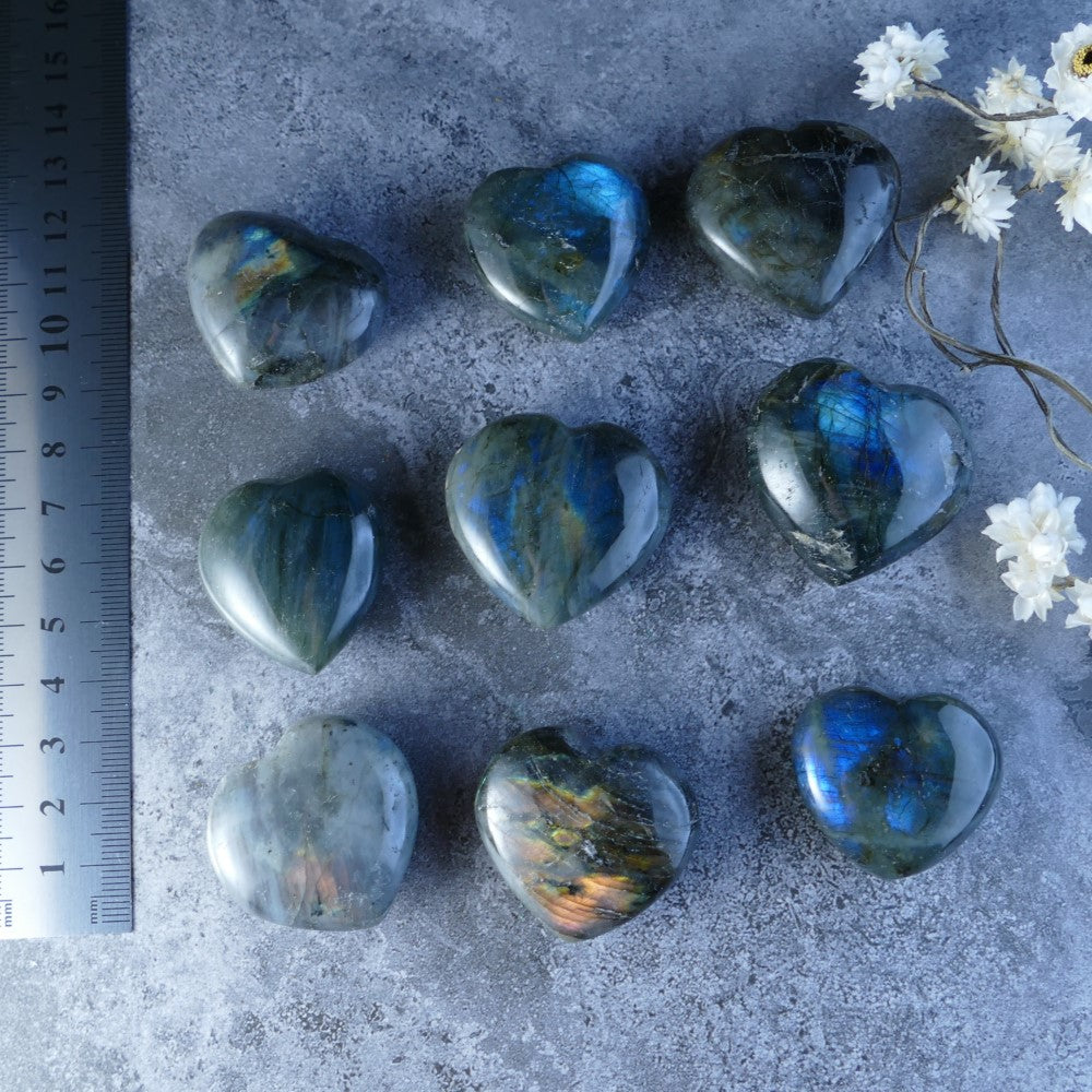 Dumi's Crystals - Labradorite's Magic (3-4cm, 20-40g). Polished stones with captivating play of color (labradorescence) for transformation & a touch of magic.